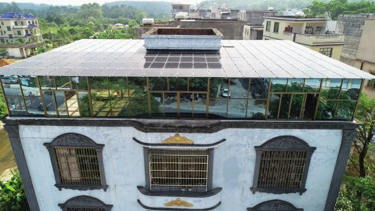 還在裝傳統(tǒng)陽光房？太傻了！如今大家都裝這個(gè)，美觀、環(huán)保還能賺錢！