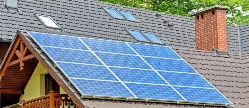 光伏發(fā)電“租房頂、免費裝”新套路，警惕陰陽合同，天上不會掉餡餅！